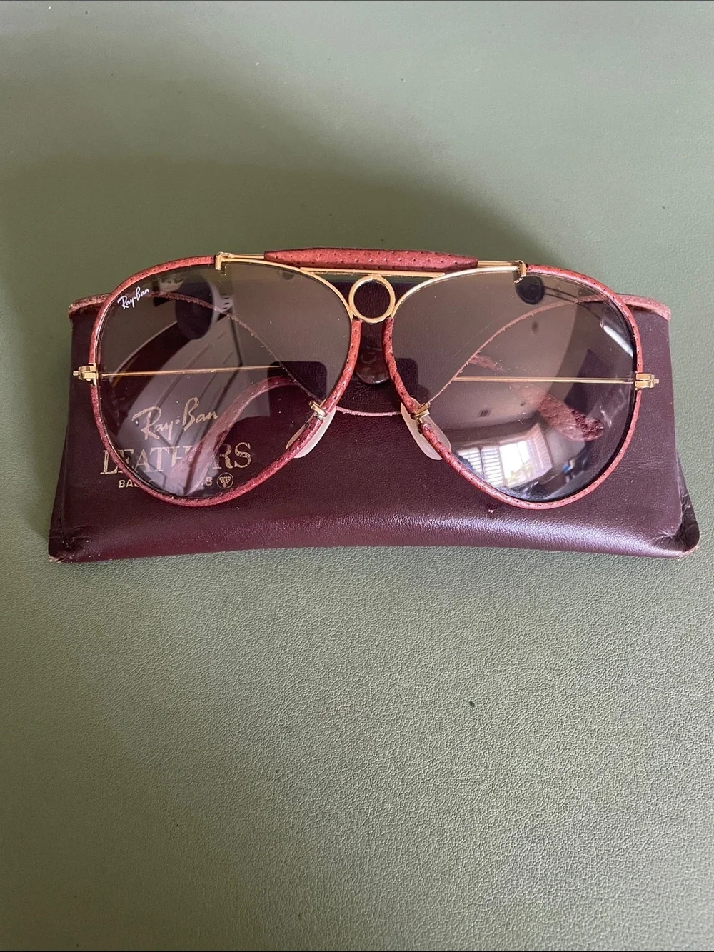 Ray-Ban Men’s Brown Gradient Lens Aviator Sunglasses with Gold Frame